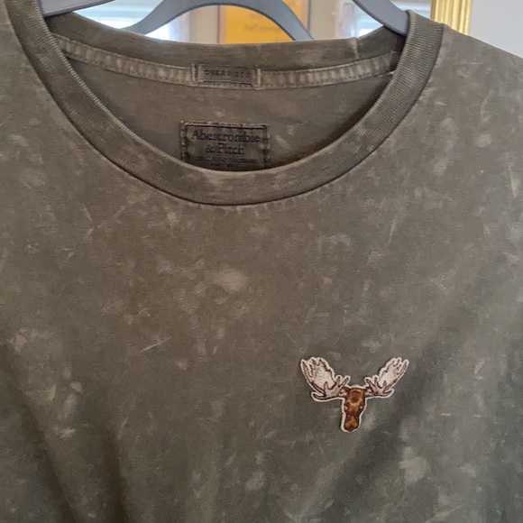 Tshirt - Picture 2 of 2